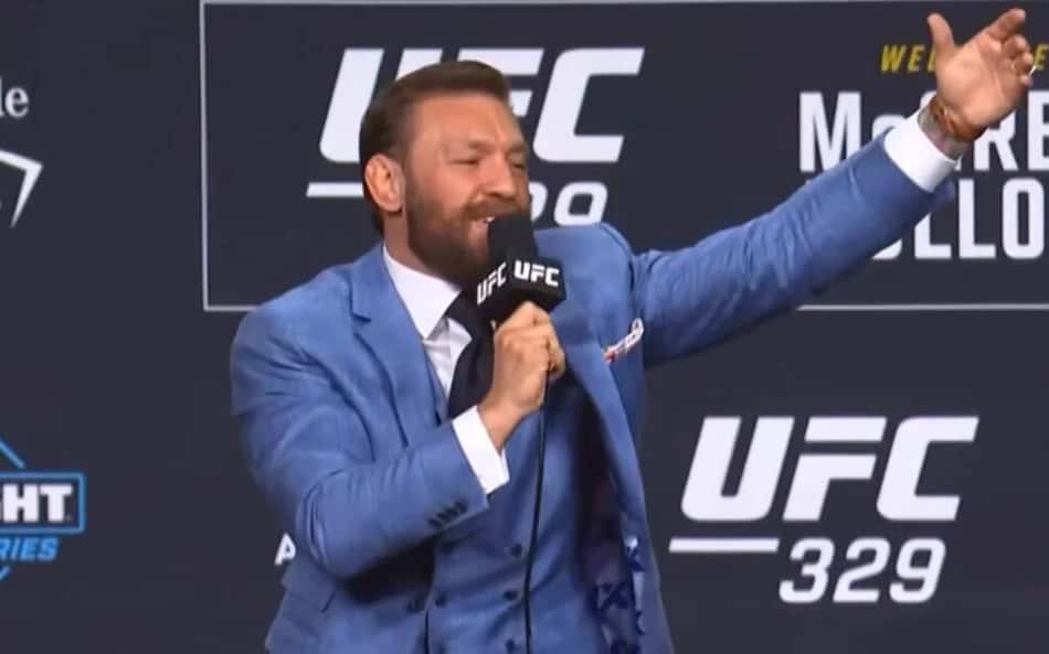 McGregor 'quebra protocolo' e canta clássico do Oasis em coletiva do UFC 329