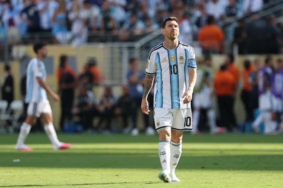 O atacante argentino número 10, Lionel Messi, reage durante a final da Copa do Mundo de 2026 entre Espanha e Argentina, no Estádio Nova York/Nova Jersey, em East Rutherford