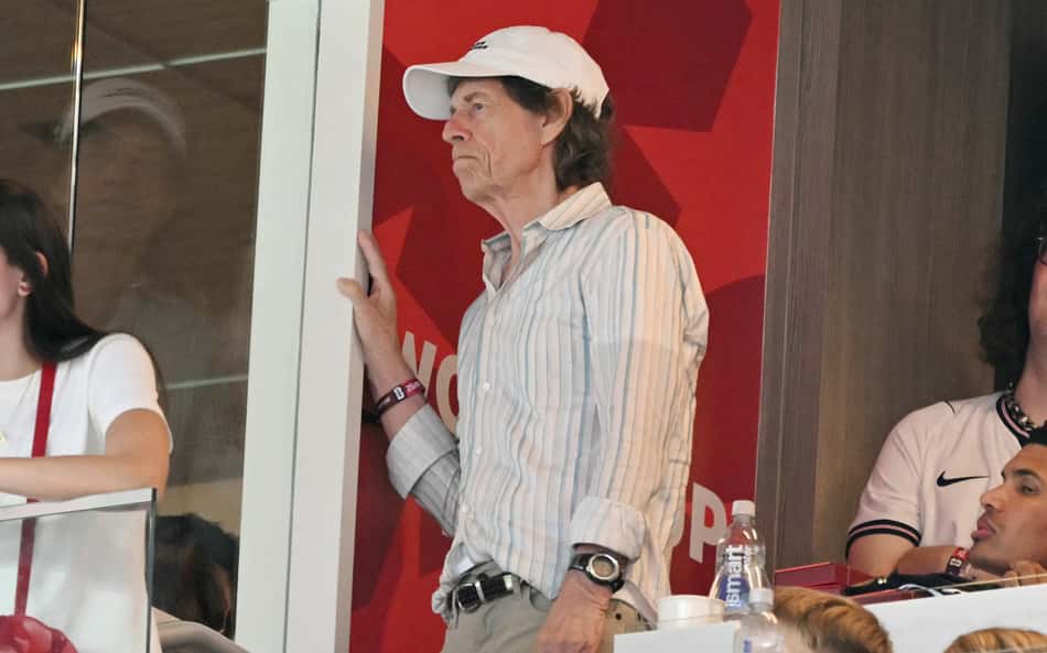 Vai ter 'maldição'? Mick Jagger comparece em Inglaterra x Argentina