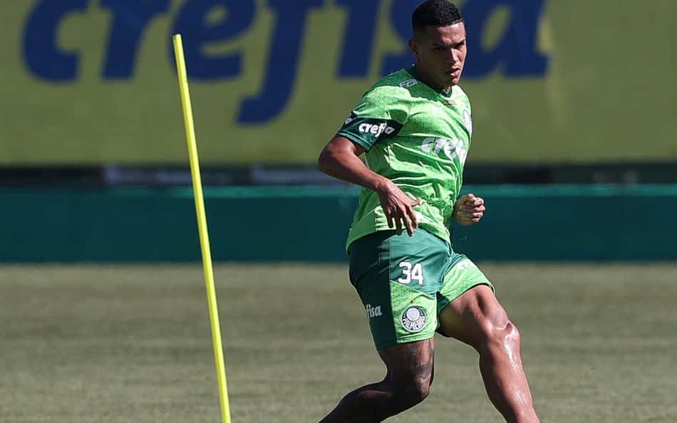 Palmeiras encaminha saída de Naves ao Necaxa e avança por meta de vendas