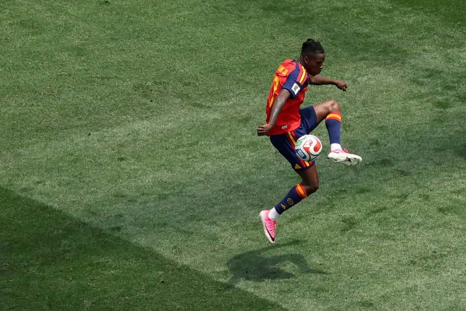 Nico Williams em ação pela Espanha na Copa do Mundo