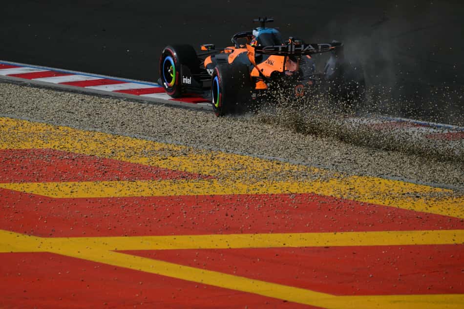 Oscar Piastri em ação no GP da Hungria pela F1 2026 (Foto: Andrej ISAKOVIC / AFP)