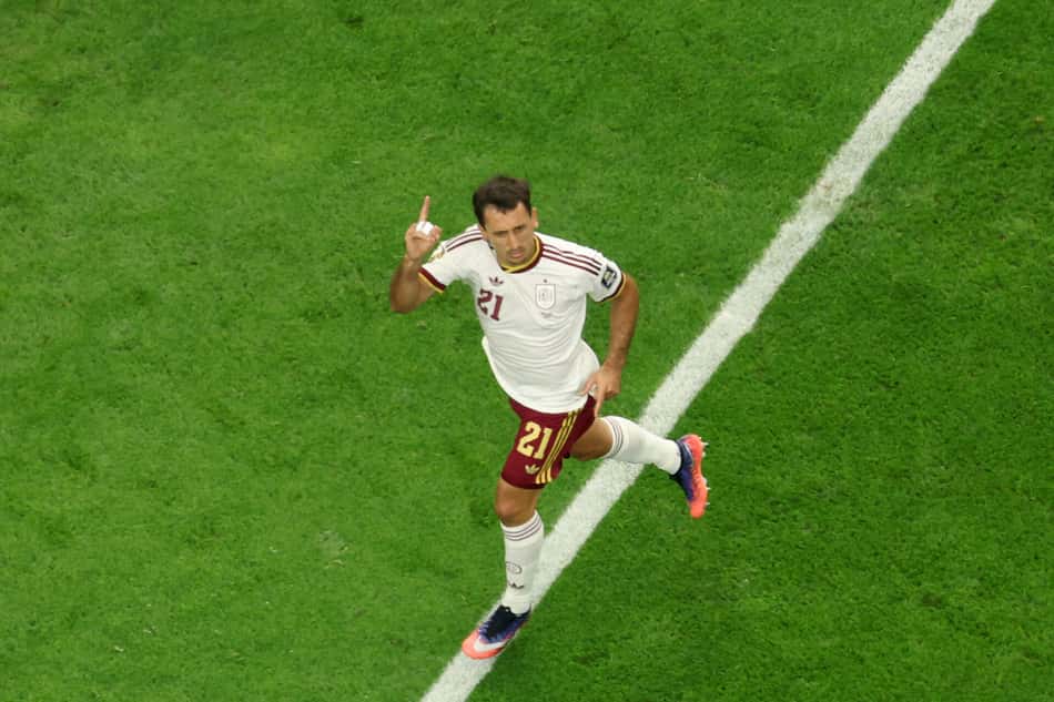 Oyarzabal comemora gol marcado na Copa