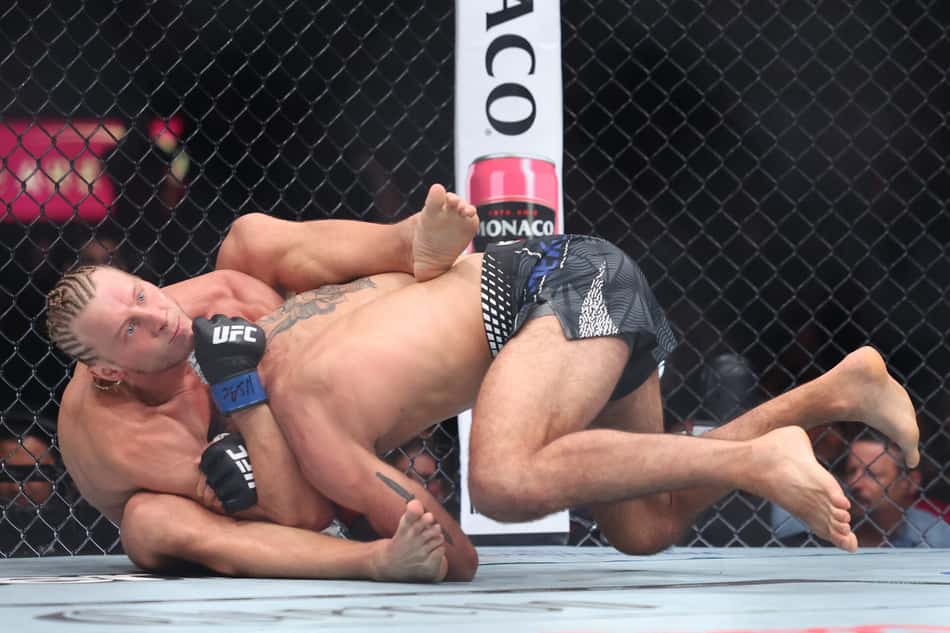 Paddy Pimblett finaliza Benoit Saint Denis no UFC 329