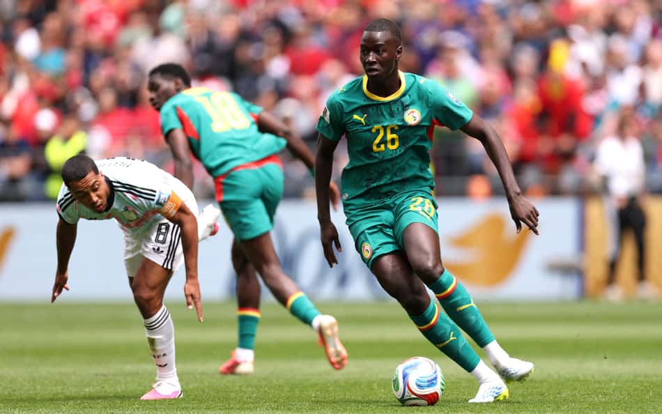 Papa Gueye anuncia pausa na seleção de Senegal após eliminação na Copa do Mundo