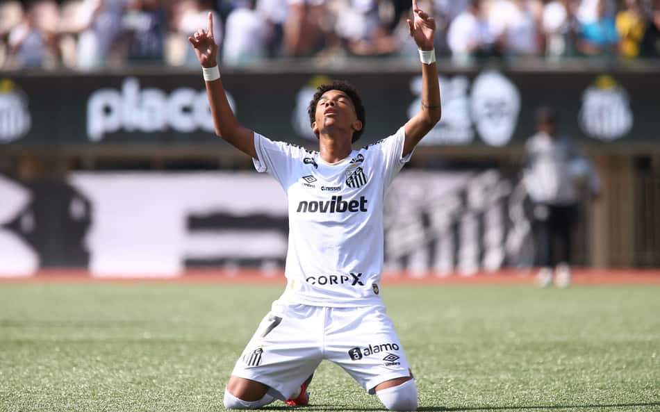 Destaque do amistoso, Robinho Jr. muda nome na camisa do Santos