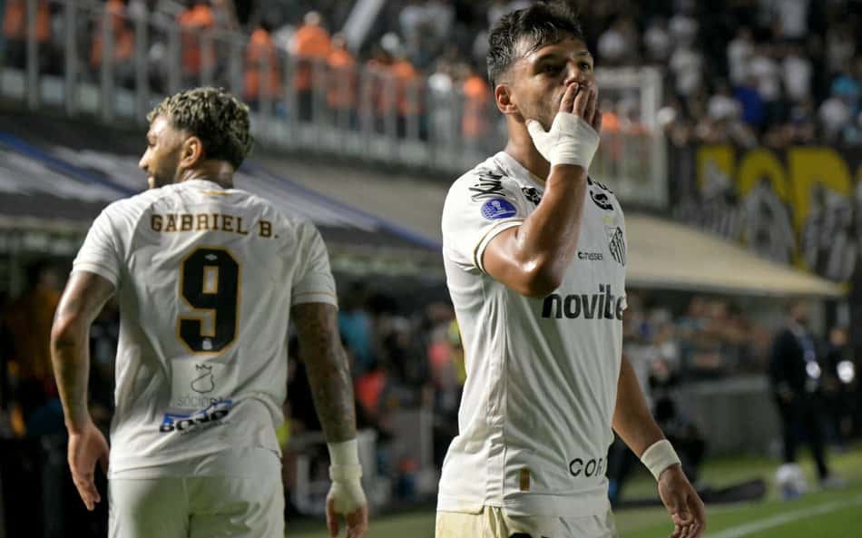 Jogadores do Santos comemorando