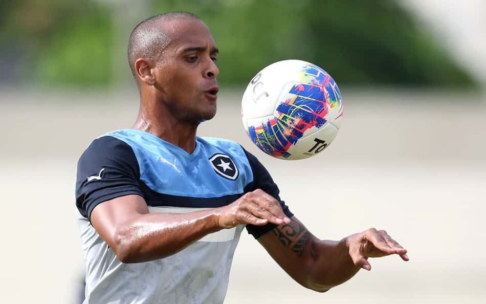 Tássio, ex-jogador do Botafogo