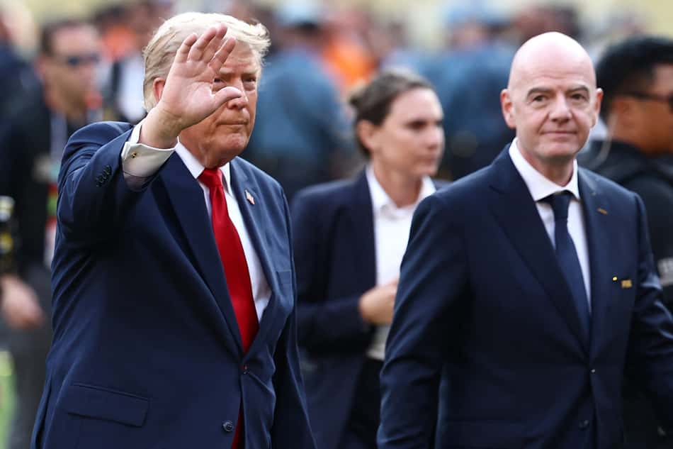 Donald Trump e Gianni Infantino durante cerimônia no fim da Copa do Mundo