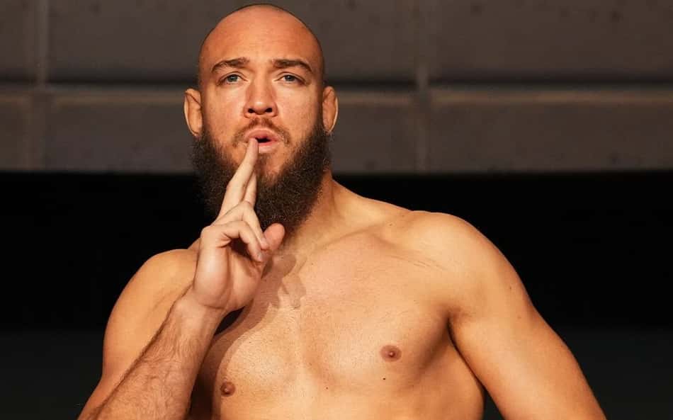 Valter Walker em pesagem do UFC Abu Dhabi