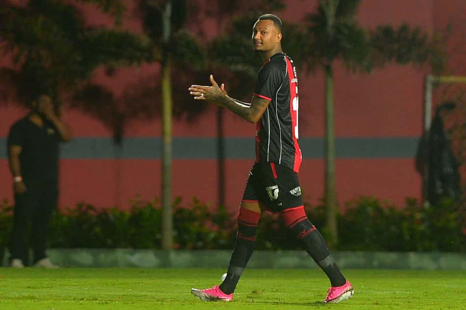 Luan Cândido expulso contra o Palmeiras
