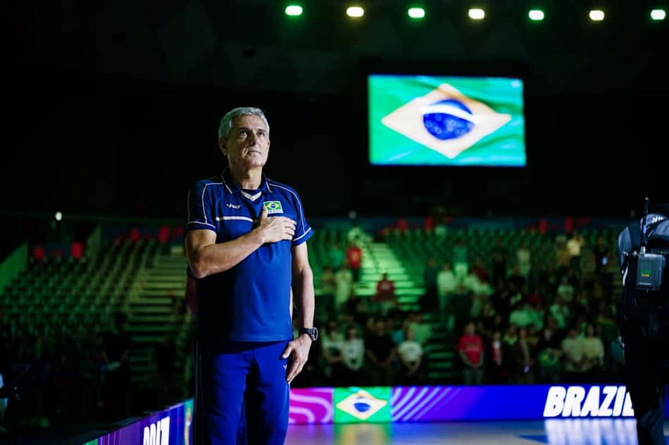 O técnico Zé Roberto optou pelo time reserva para enfrentar a Tailândia