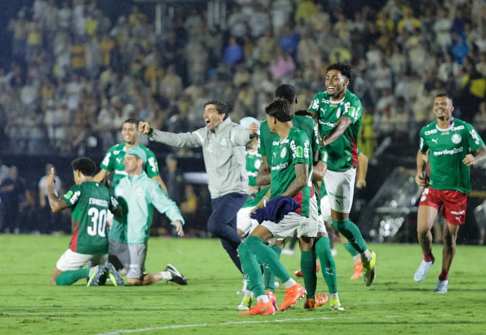 Déficit faz Palmeiras apostar em títulos e negociações