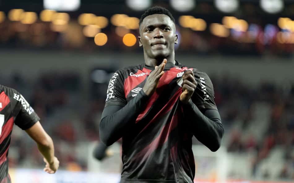 Viveros ultrapassa Pedro: veja a briga pela artilharia do Brasileirão