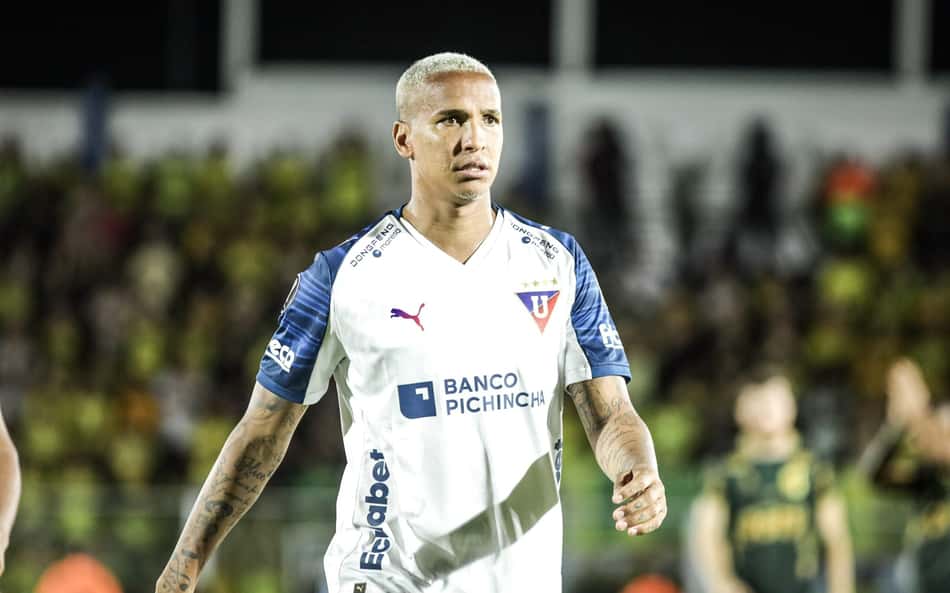 Na LDU, Deyverson projeta reencontro com Palmeiras: 'Vai ser uma homenagem maravilhosa para mim'
