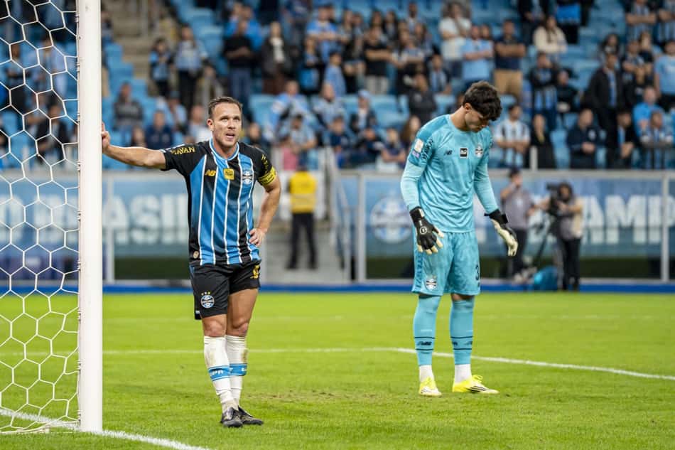 Arthur, quando atuava com a camisa do Grêmio, último clube em que o jogador realizou partidas oficiais antes de rescindir com a Juventus.