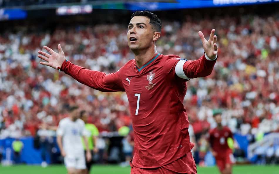 Cristiano Ronaldo atuando com a camisa de Portugal durante a Copa do Mundo de 2026.