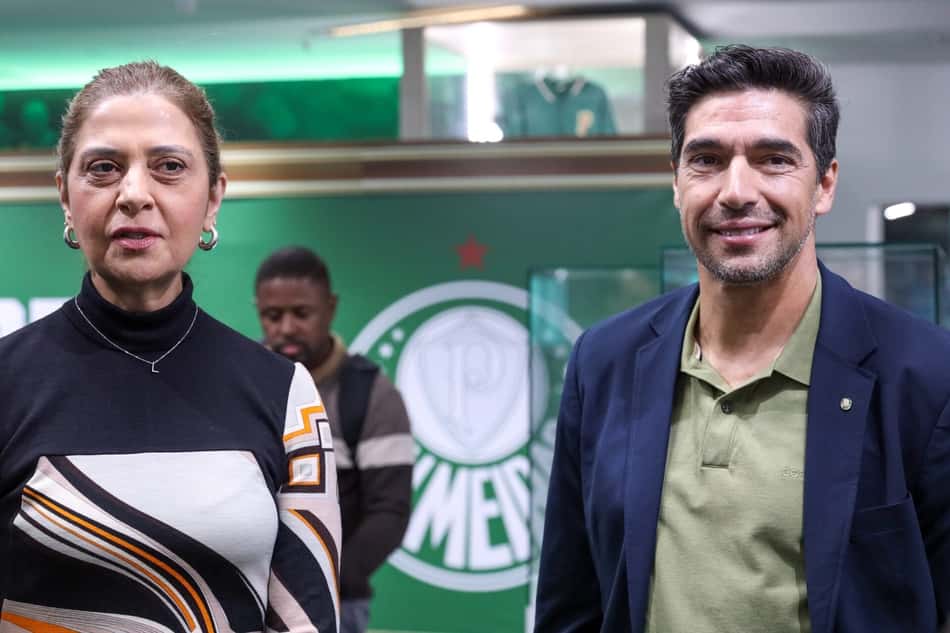 Leila Pereira durante homenagem ao técnico Abel Ferreira por ter alcançado neste ano o posto de treinador com mais títulos na história do Palmeiras.
