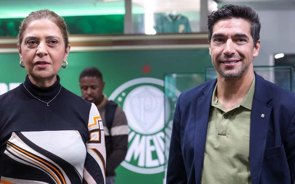 Leila Pereira durante homenagem ao técnico Abel Ferreira por ter alcançado neste ano o posto de treinador com mais títulos na história do Palmeiras.