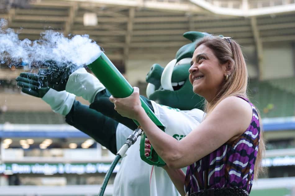 A presidenta Leila Pereira durante partida de ida entre Palmeiras e Fortaleza, válida pelas oitavas de final da Copa do Brasil 2026