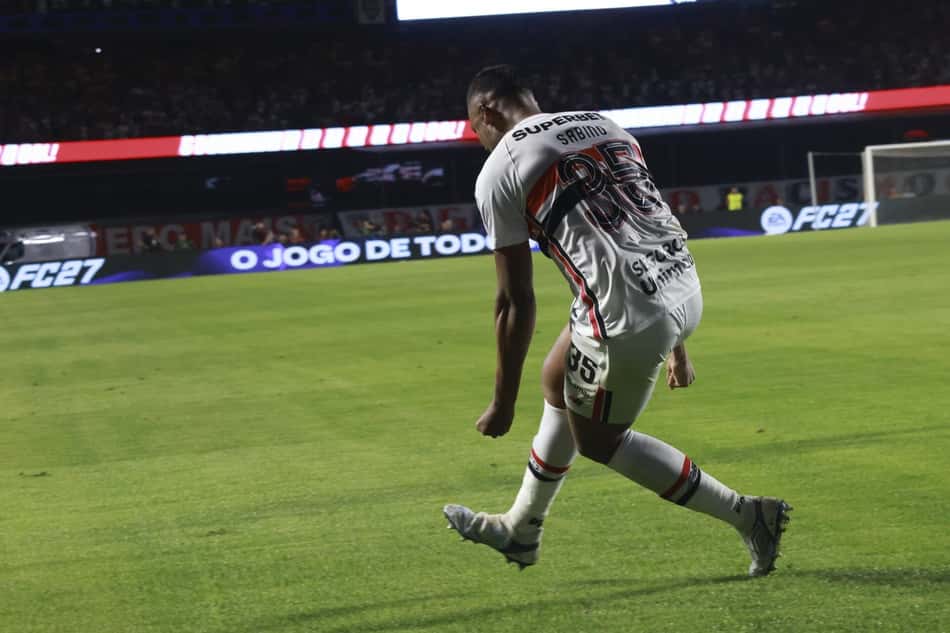 Sabino comemora gol marcado em São Paulo x Bolívar