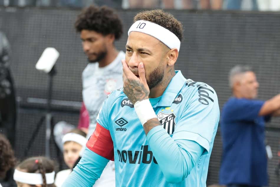 Neymar durante partida entre Corinthians e Santos