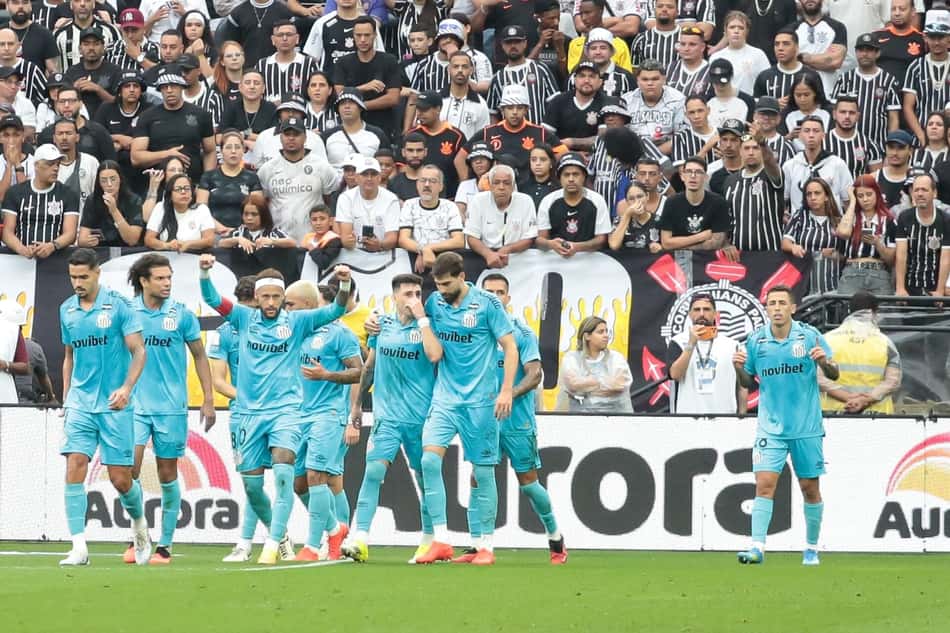 Comemoração do Santos no primeiro gol do clássico contra o Corinthians, na tarde deste domingo (30).