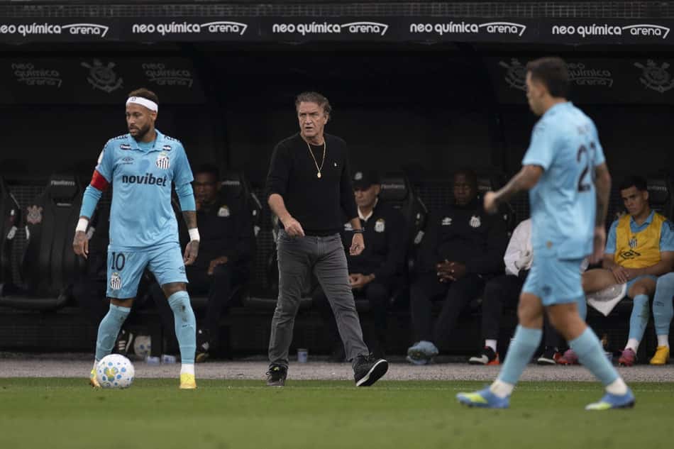 Cuca durante a vitória contra o Corinthians.