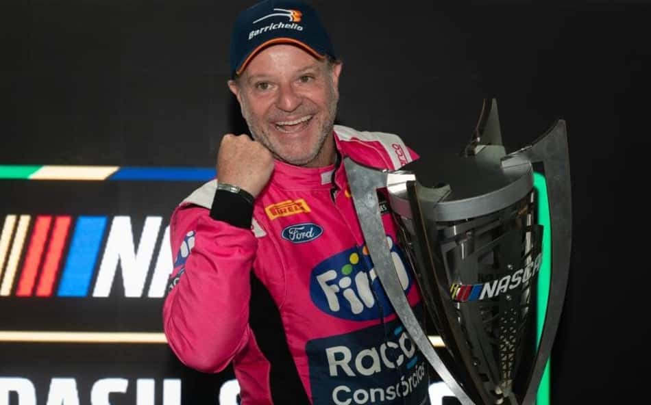 Rubinho Barrichello foi o campeão da temporada 2025 na Nascar Brasil
