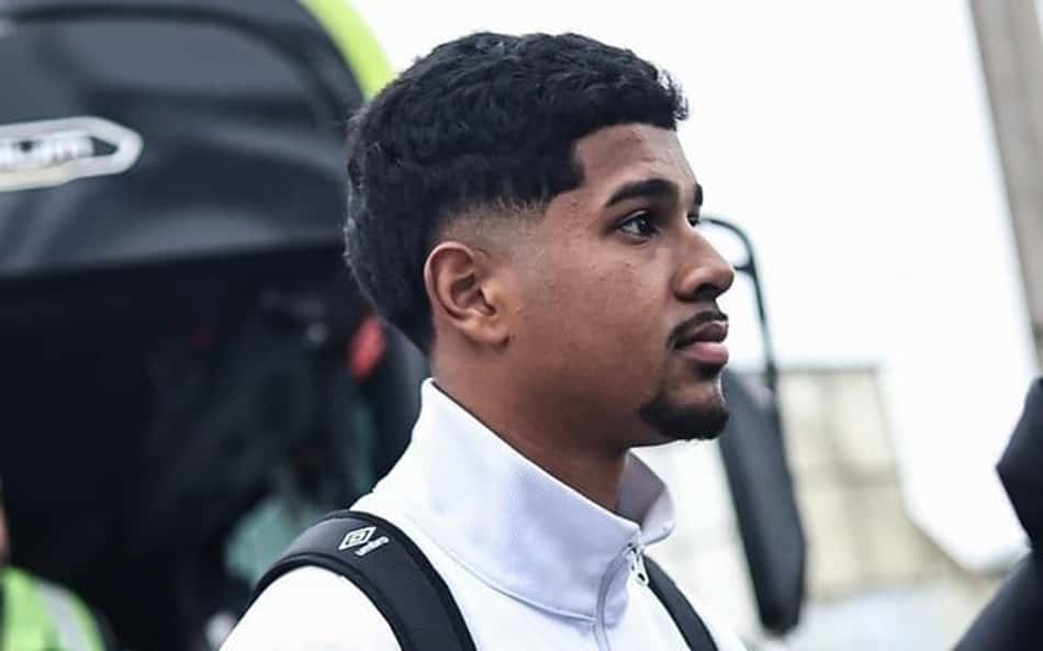 João Ananias durante viagem do Santos. (Foto: Raul Baretta/ Santos FC)