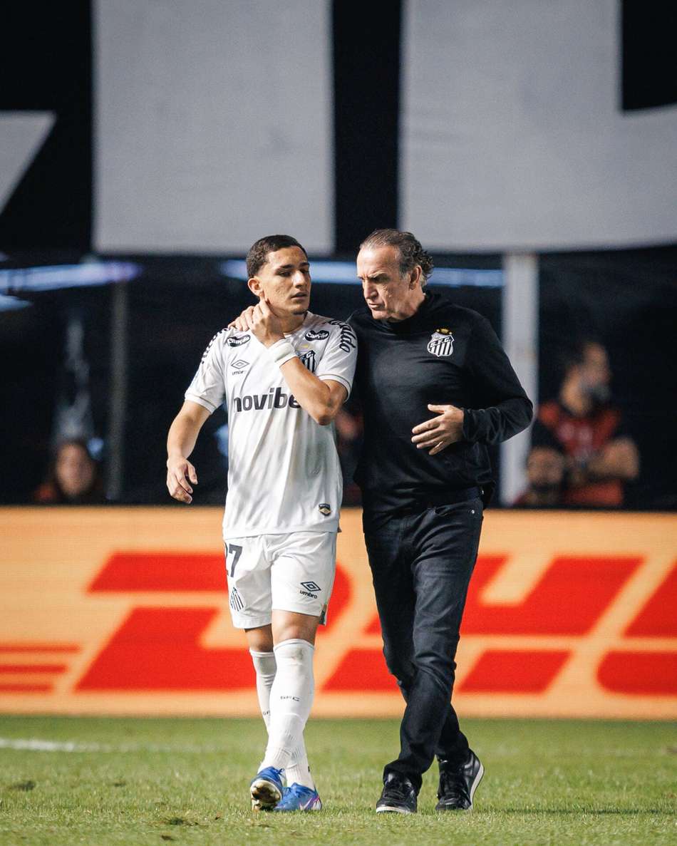 Davizinho atuando com a camisa do Santos FC