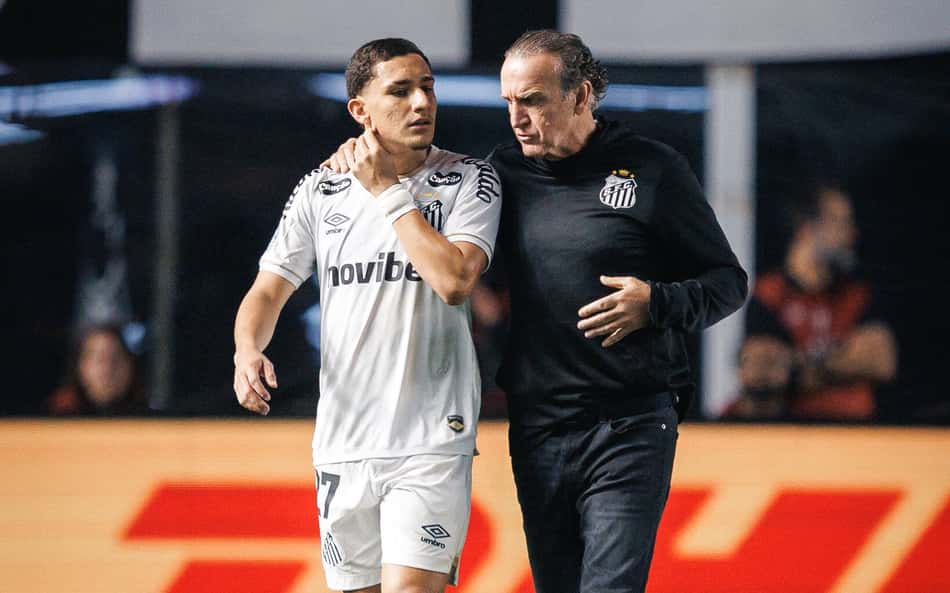 Santos vai ao Equador sem laterais, e Cuca aposta na base e no improviso