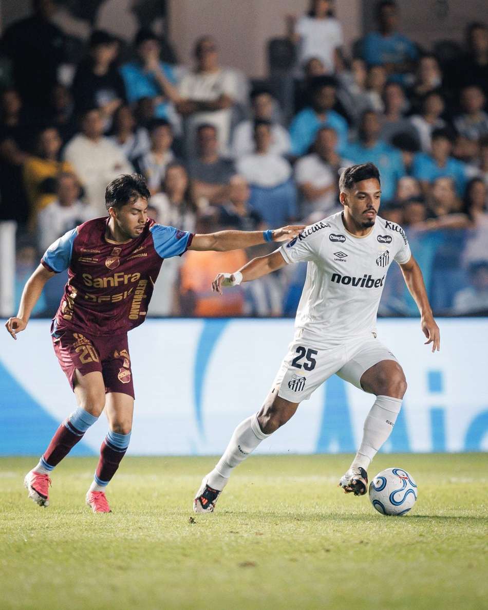 Gabriel Menino durante a partida contra o Macará.
