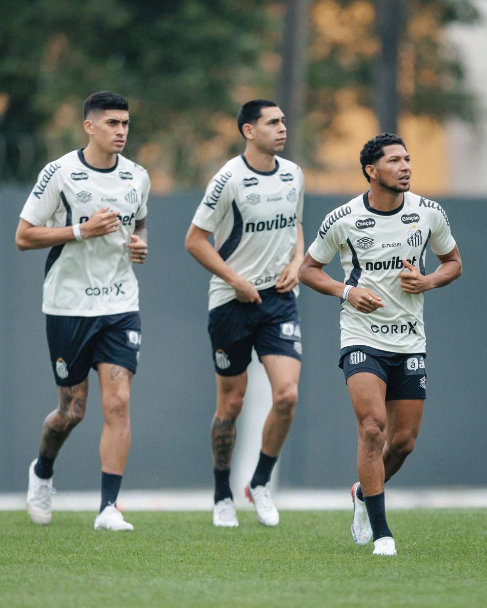 Treino no CT Rei Pelé nesta sexta-feira (14)