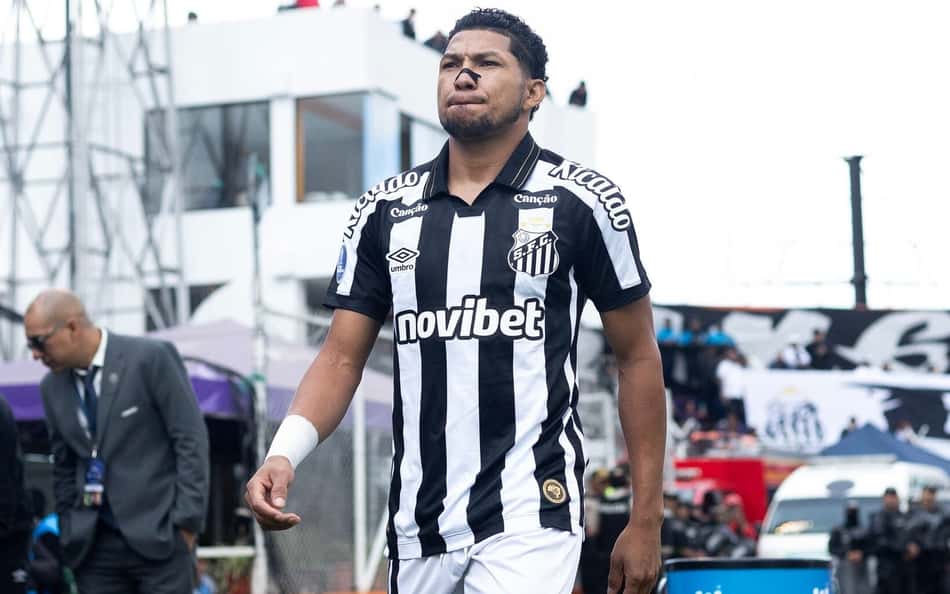 Rony, durante a partida contra o Macará.