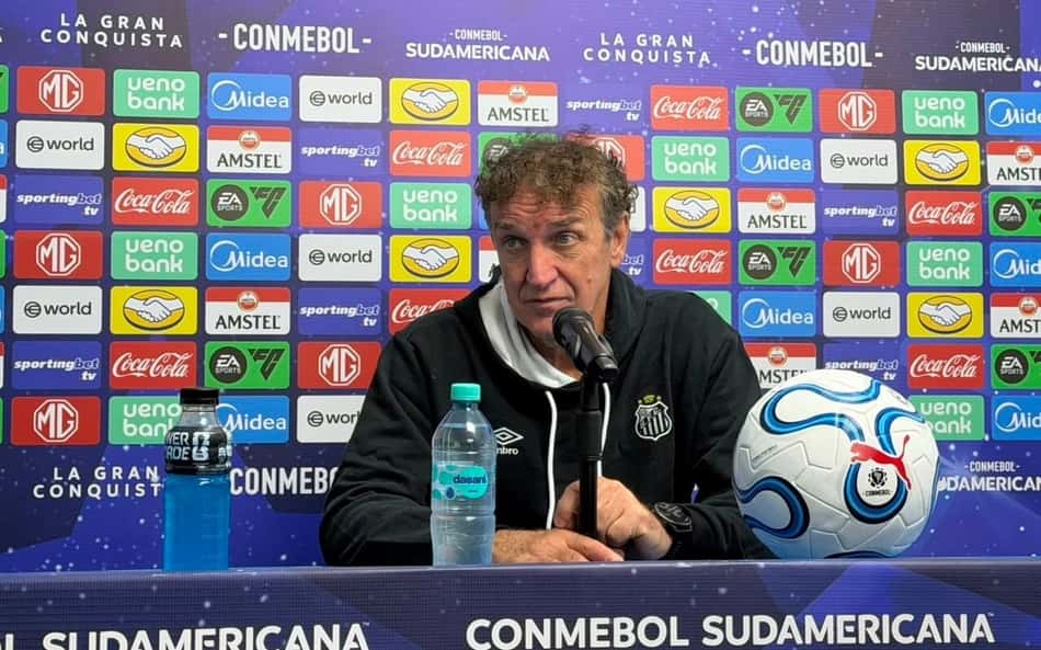 Cuca, técnico do Santos