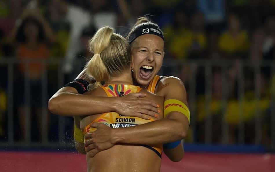 A emoção da dupla da Holanda com a vitória sobre Carol e Rebecca na final em Copacabana
