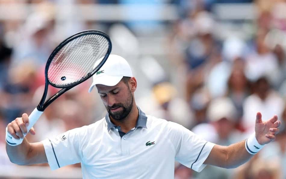 A frustração de Novak Djokovic na derrota para Tirante em Cincinnati