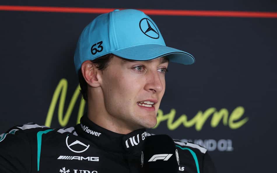 George Russell participa de coletiva após a vitória da Mercedes no GP da Austrália de Fórmula 1 em Albert Park. (Foto: Martin Keep/AFP)