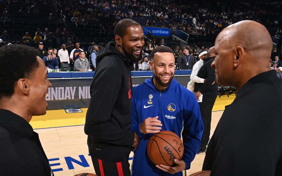 Kevin Durant e Stephen Curry no Houston Rockets x Golden State Warriors (Foto: Juan Ocampo/Getty Images via AFP)