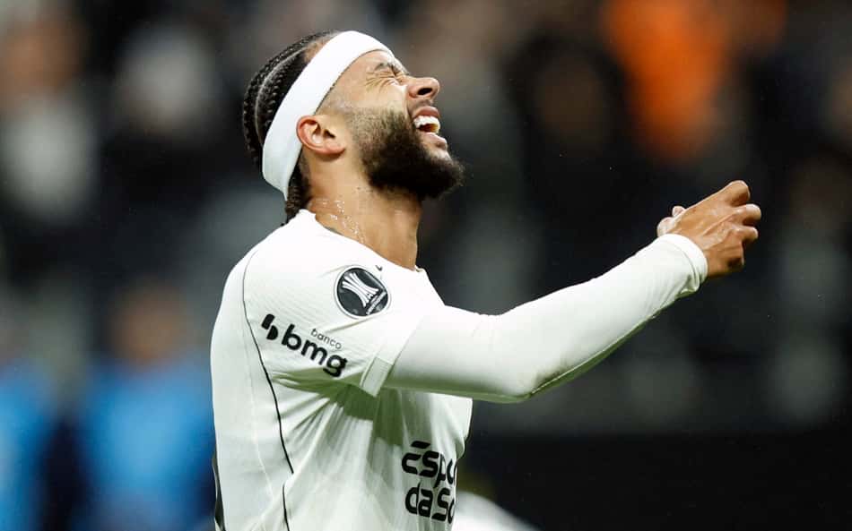 Memphis Depay Corinthians x Platense (Foto: Miguel Schincariol / AFP)