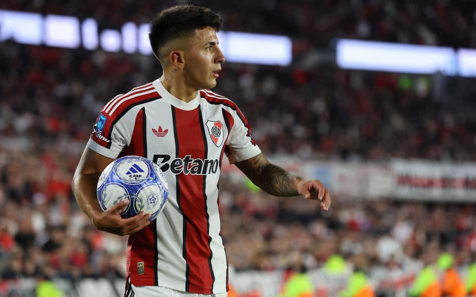 Torcedores do Flamengo enlouquecem com estreia de Almada no River: 'Insano'