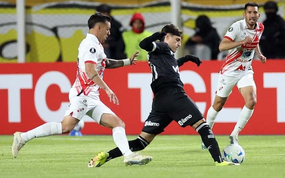 Montoro em ação pelo Botafogo contra o Nacional Potosí