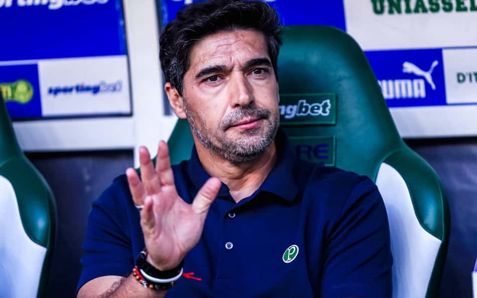Abel Ferreira no banco de reservas