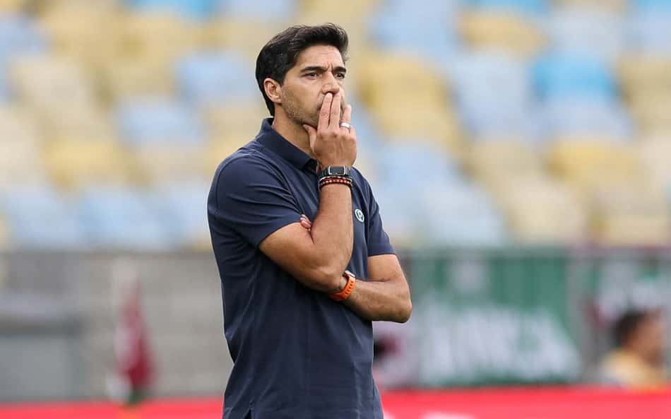 Abel discute em coletiva ao falar de jejum de títulos do Palmeiras: 'É a sua opinião'