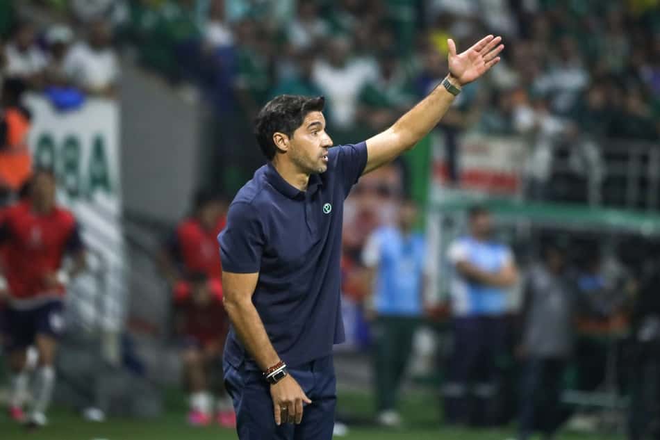 Abel Ferreira, técnico do Palmeiras, durante jogo contra o Cerro Porteño, na Libertadores