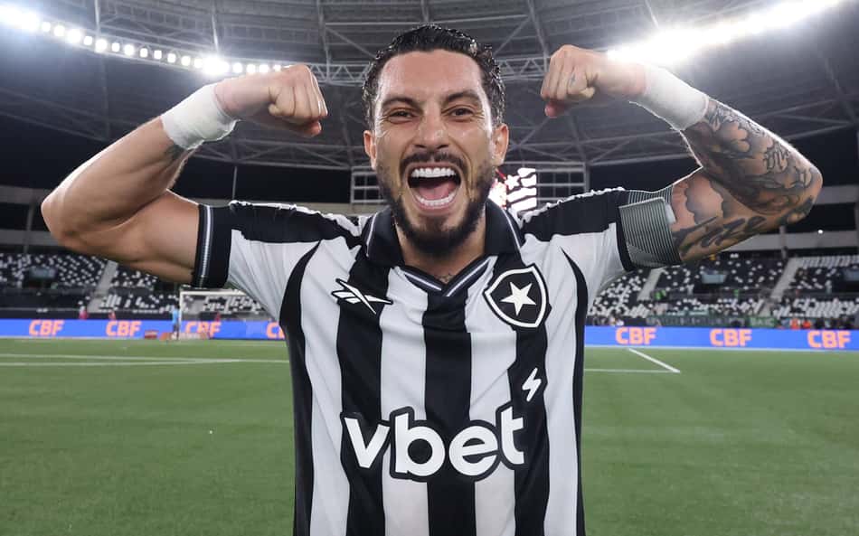 Alex Telles marca golaço para abrir o placar contra Fluminense (Foto: Vítor Silva/Botafogo)