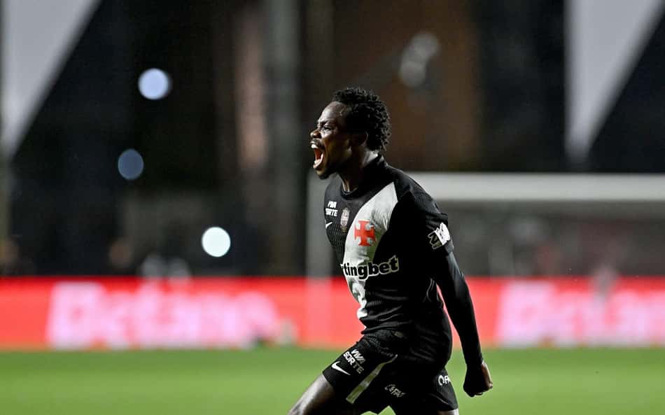 Andrés Gómez celebra gol em Vasco x Vitória