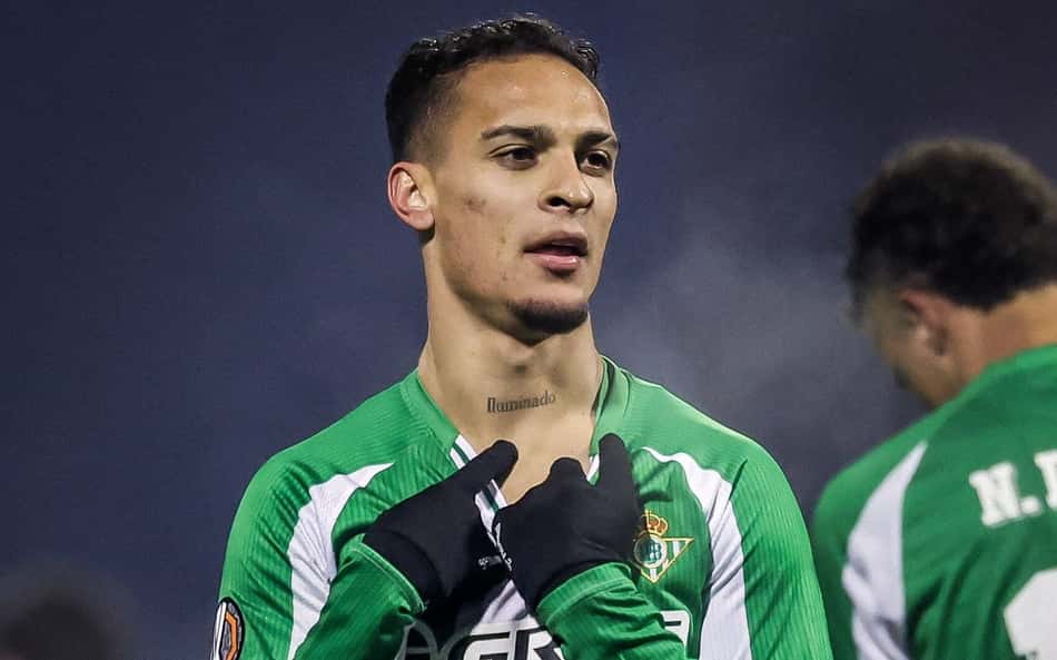 Antony comemorando gol pelo Real Betis (Foto: Reprodução/X)