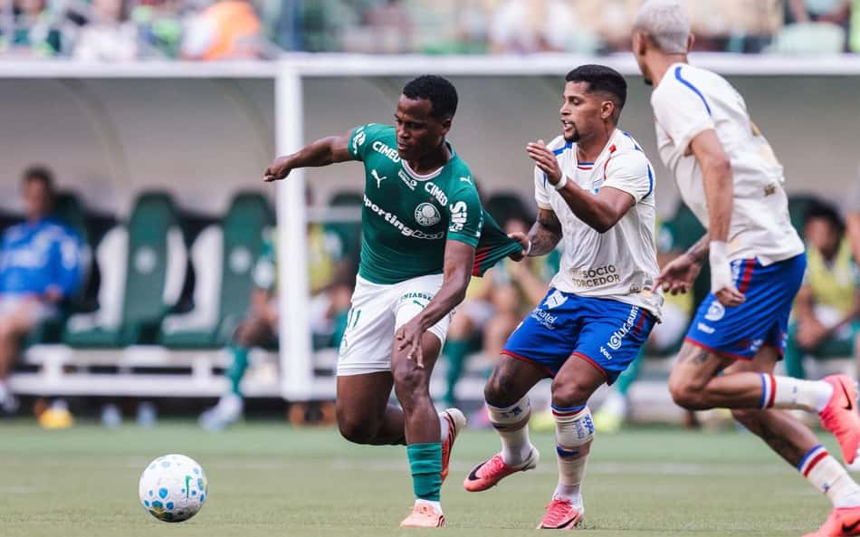 Arias em ação durante Palmeiras x Fortaleza pela Copa do Brasil